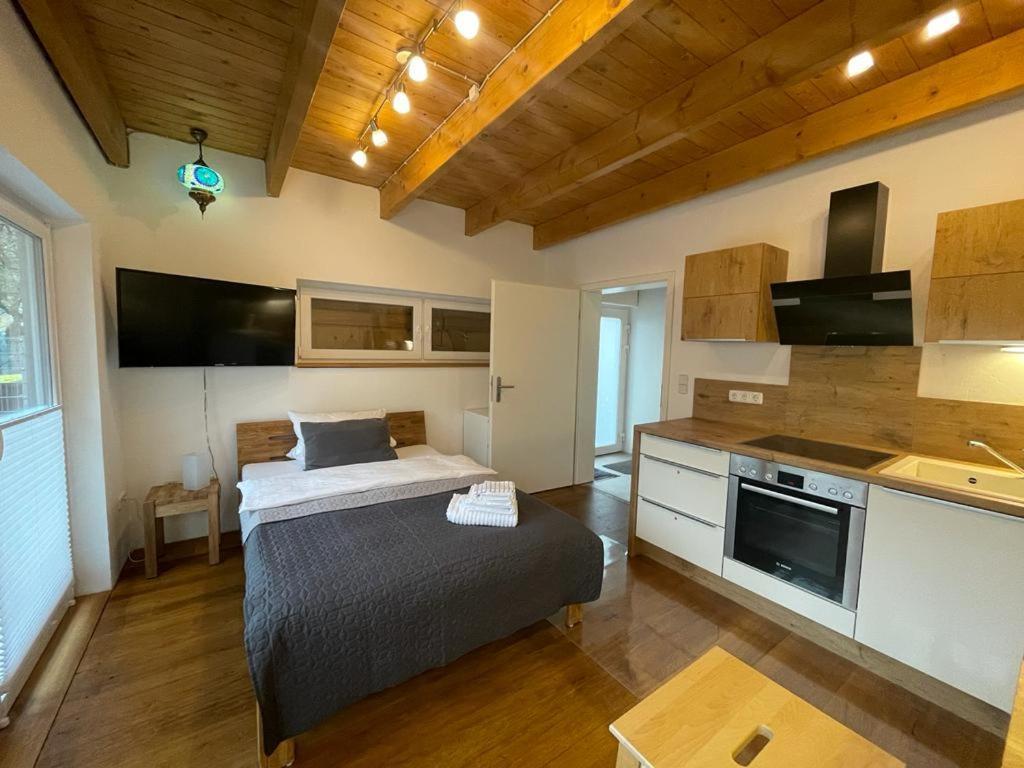 Ferienwohnung Im Stadtzentrum Von Bernau - Komfortable Wohnung Mit 2 Zimmern, Bad, Spuelmaschine, Waschmaschine, Komplette Kueche, Wlan, Terrasse, Ruhige Lage Бернау-бай-Берлін Екстер'єр фото