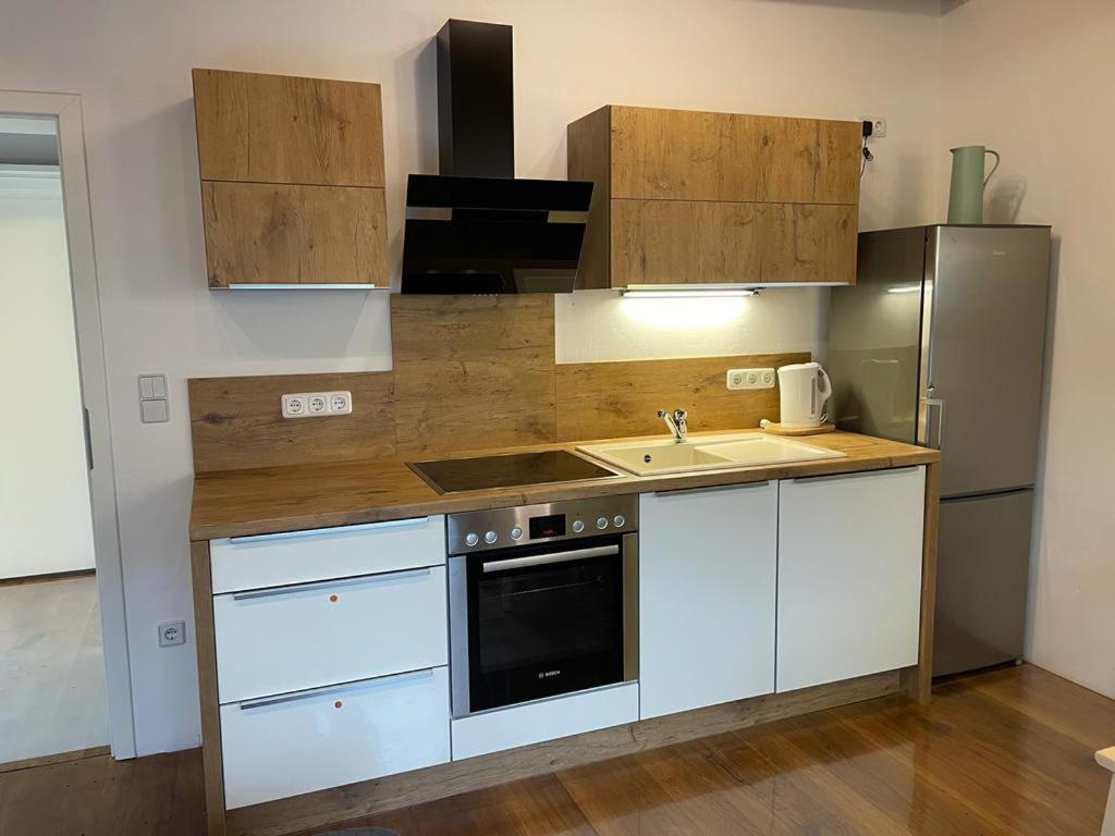 Ferienwohnung Im Stadtzentrum Von Bernau - Komfortable Wohnung Mit 2 Zimmern, Bad, Spuelmaschine, Waschmaschine, Komplette Kueche, Wlan, Terrasse, Ruhige Lage Бернау-бай-Берлін Екстер'єр фото