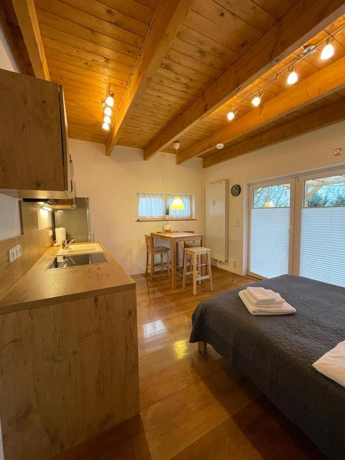 Ferienwohnung Im Stadtzentrum Von Bernau - Komfortable Wohnung Mit 2 Zimmern, Bad, Spuelmaschine, Waschmaschine, Komplette Kueche, Wlan, Terrasse, Ruhige Lage Бернау-бай-Берлін Екстер'єр фото