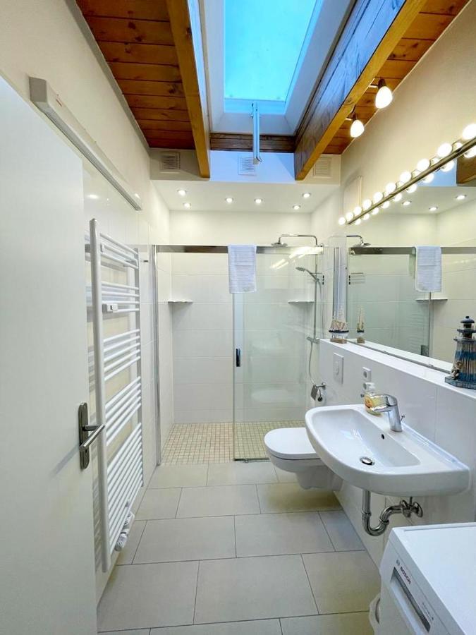 Ferienwohnung Im Stadtzentrum Von Bernau - Komfortable Wohnung Mit 2 Zimmern, Bad, Spuelmaschine, Waschmaschine, Komplette Kueche, Wlan, Terrasse, Ruhige Lage Бернау-бай-Берлін Екстер'єр фото