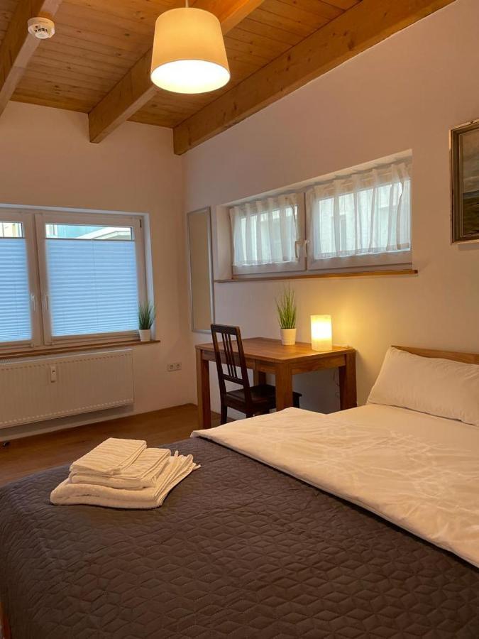 Ferienwohnung Im Stadtzentrum Von Bernau - Komfortable Wohnung Mit 2 Zimmern, Bad, Spuelmaschine, Waschmaschine, Komplette Kueche, Wlan, Terrasse, Ruhige Lage Бернау-бай-Берлін Екстер'єр фото