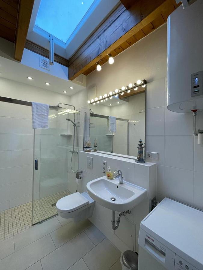 Ferienwohnung Im Stadtzentrum Von Bernau - Komfortable Wohnung Mit 2 Zimmern, Bad, Spuelmaschine, Waschmaschine, Komplette Kueche, Wlan, Terrasse, Ruhige Lage Бернау-бай-Берлін Екстер'єр фото