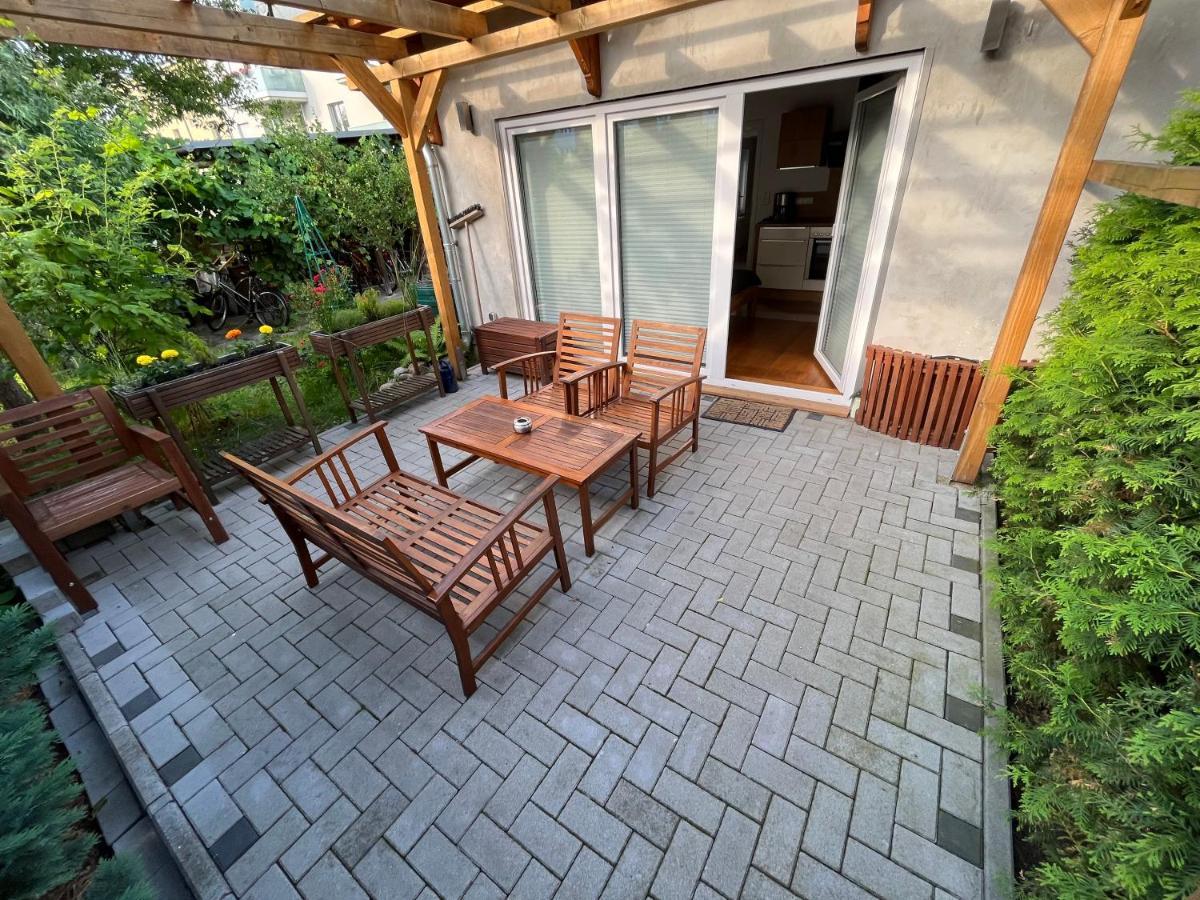 Ferienwohnung Im Stadtzentrum Von Bernau - Komfortable Wohnung Mit 2 Zimmern, Bad, Spuelmaschine, Waschmaschine, Komplette Kueche, Wlan, Terrasse, Ruhige Lage Бернау-бай-Берлін Екстер'єр фото